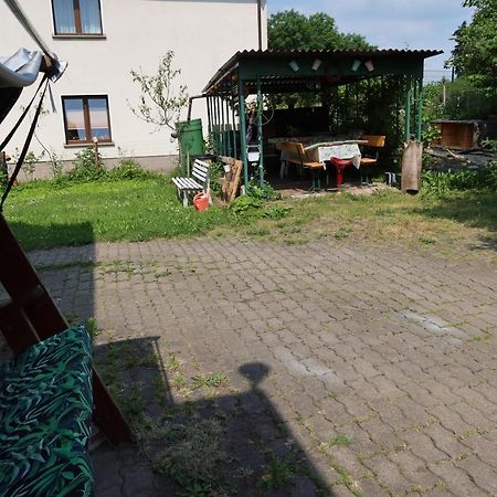 Ferienwohnung Im Einfamilienhaus, Automobil Und Robert Schumann Stadt اتسوكو المظهر الخارجي الصورة